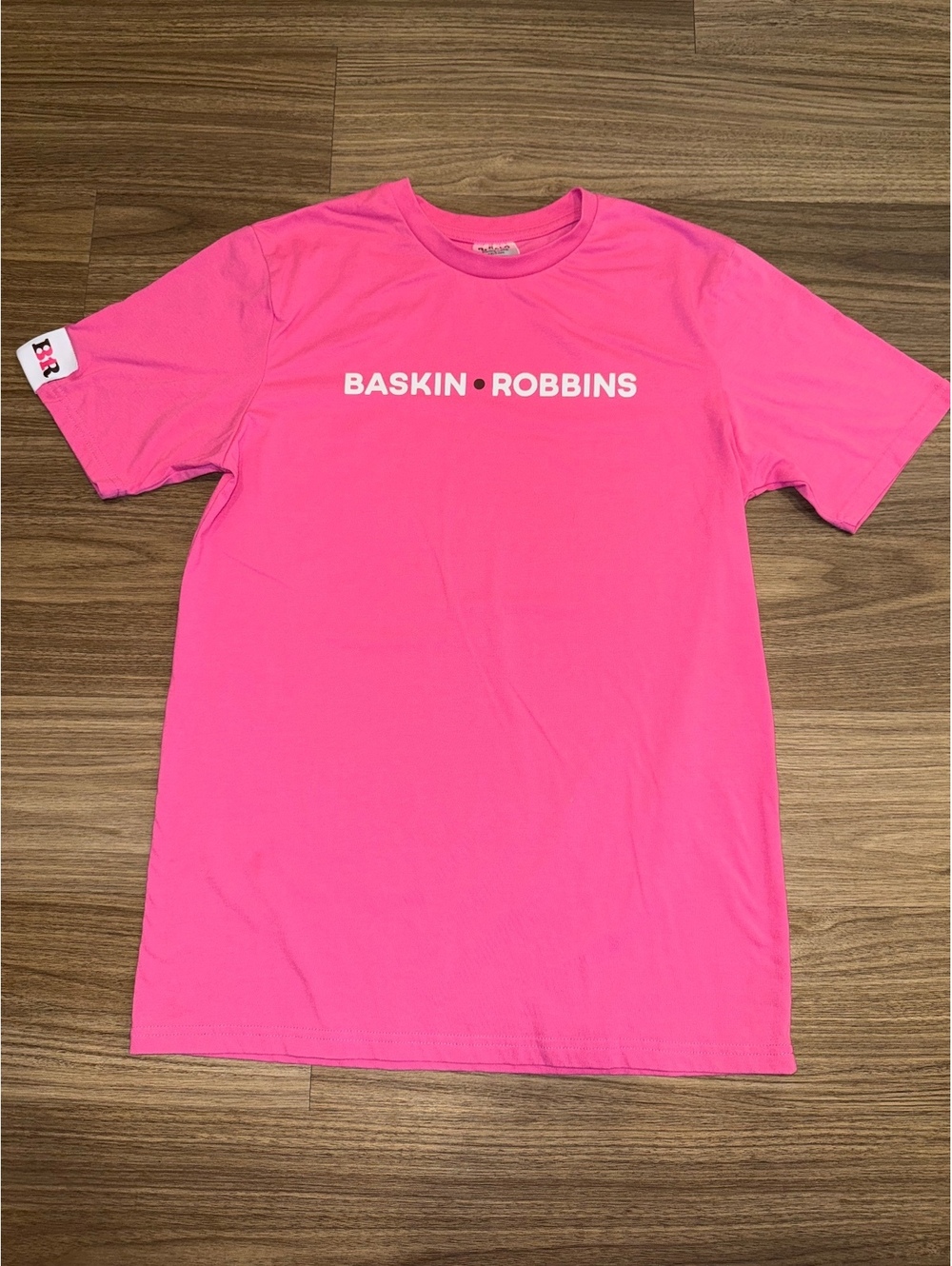 Baskin Robbins Shortsleeve Tshirt Pink “Be Happier” Medium #BR4561